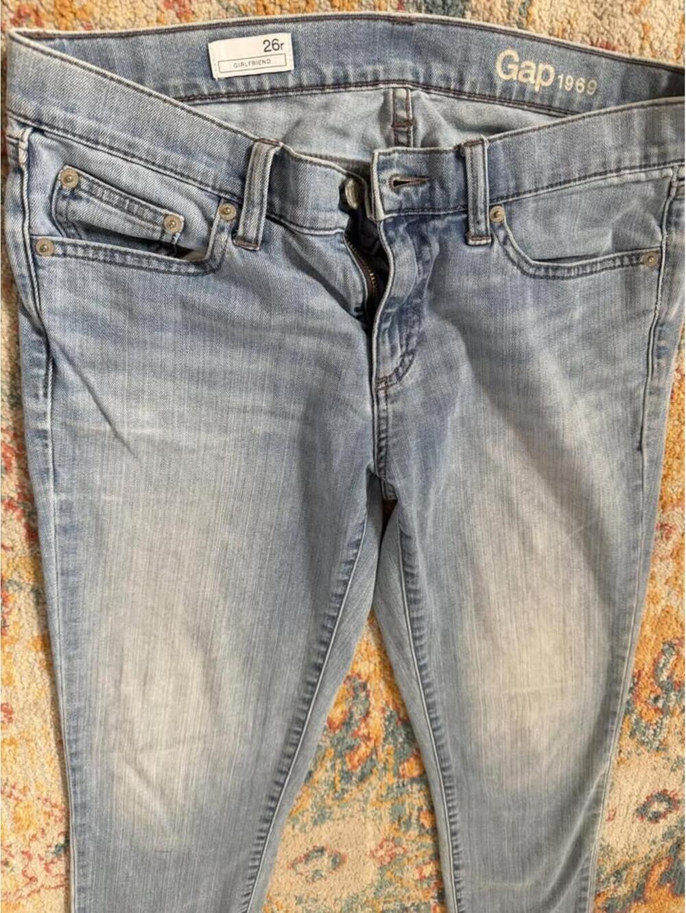 GAP 26r Girlfriend Jeans - Lower Midrise Loose fit
